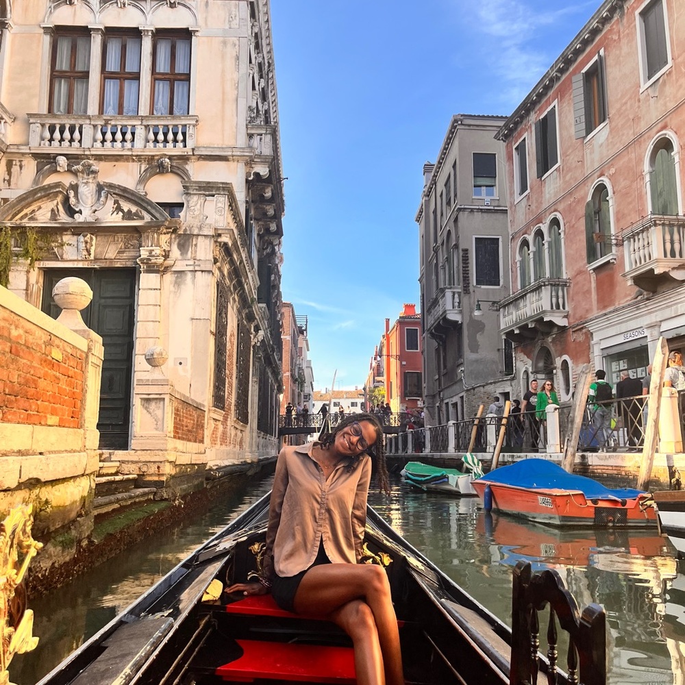 Meet your Posher, Althea - Picture 7 of 15